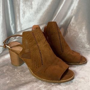 Elden slingbacks Universal Thread